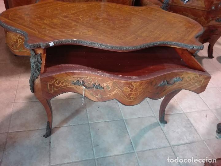 Antig&uuml;edades: MESA DE DESPACHO ESTILO TRANSICION, CON MARQUETERIA Y BRONCE - Foto 2