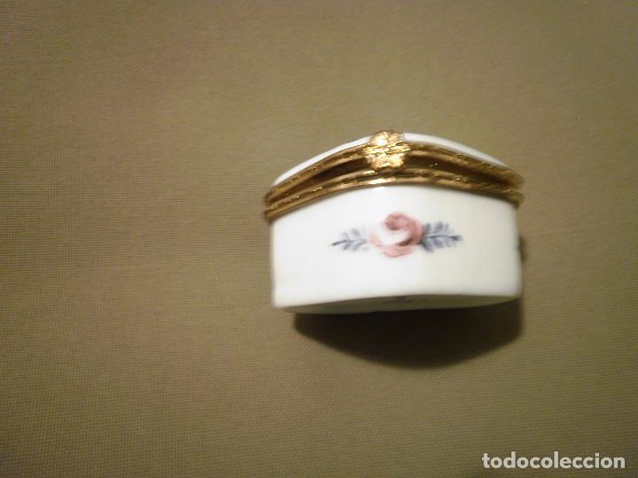 Antig&uuml;edades: Cajita de porcelana - Foto 3