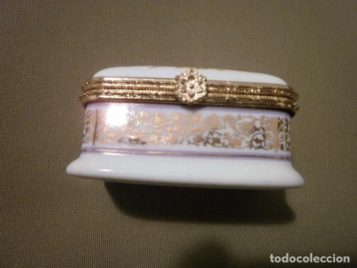 Antig&uuml;edades: Cajita de porcelana - Foto 3