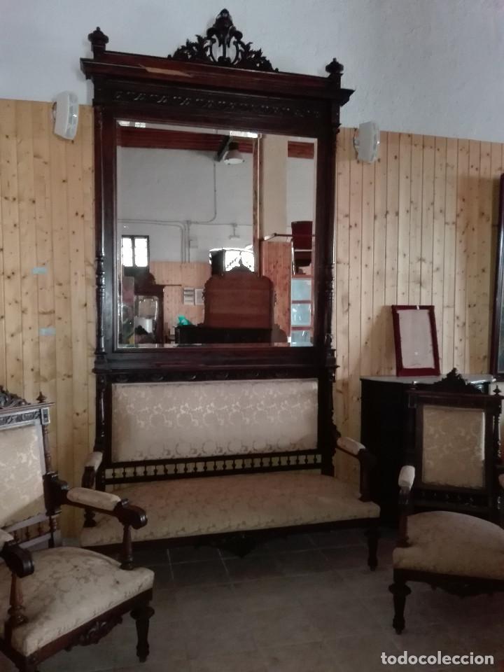 Antig&uuml;edades: TRESILLO ESTILO Y EPOCA ALFONSINO - Foto 1