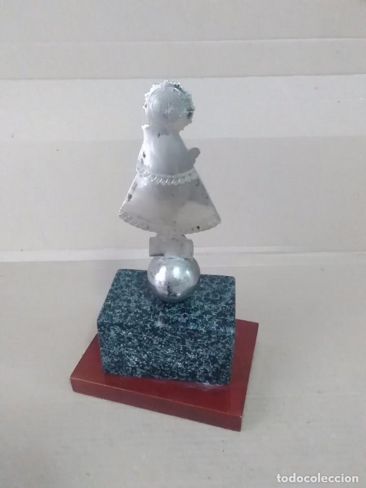 Antig&uuml;edades: Virgen de Covadonga en peana de m&aacute;rmol - Foto 3