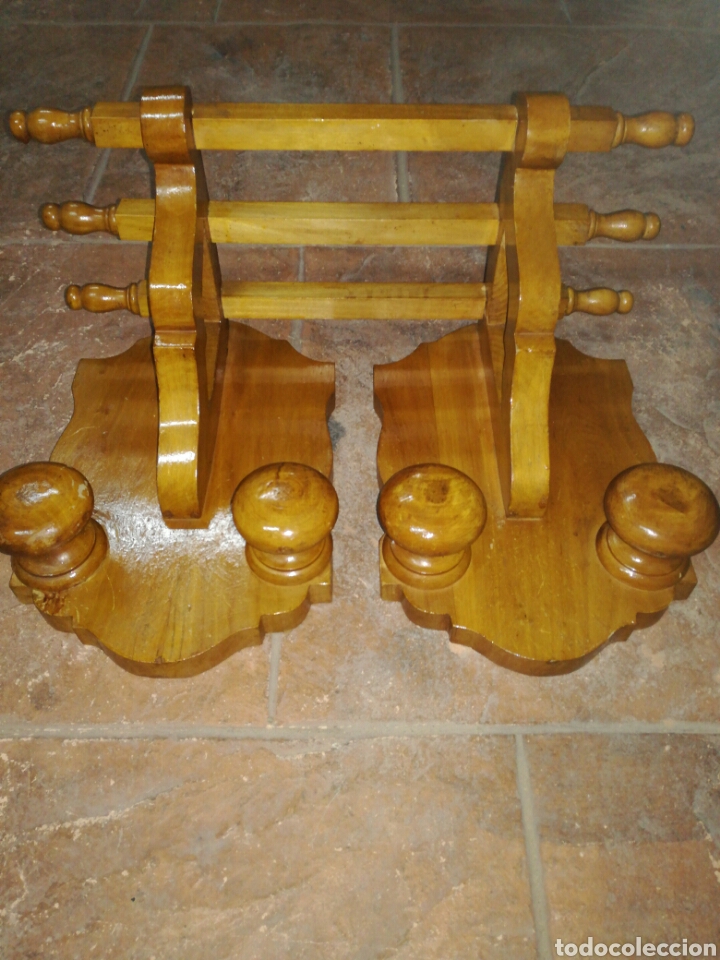 Antig&uuml;edades: Antigua y original percha con sombrerera - Foto 2