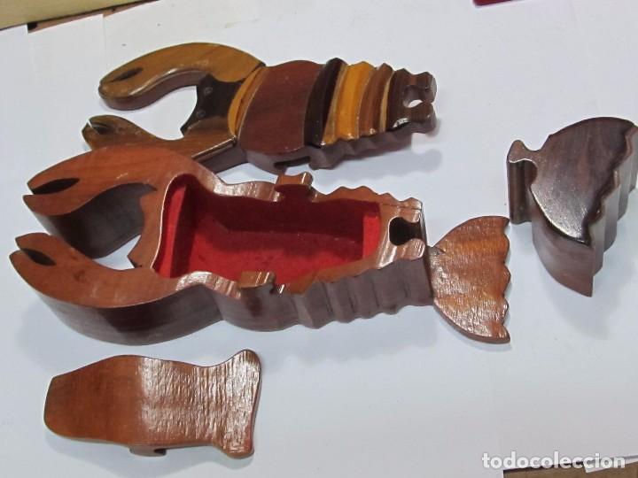 Antig&uuml;edades: CAJA DESMONTABLE DE MADERA CON FORMA DE CIGALA - Foto 3