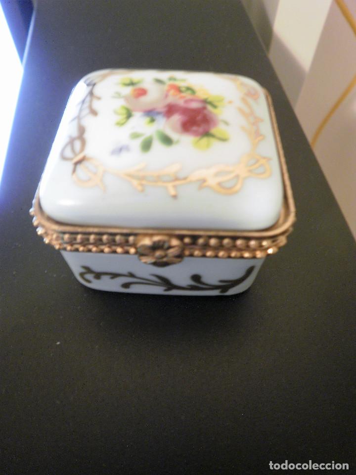 Antig&uuml;edades: Cajita de porcelana - Foto 2