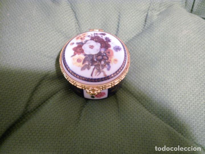 Antig&uuml;edades: Cajita de porcelana - Foto 2