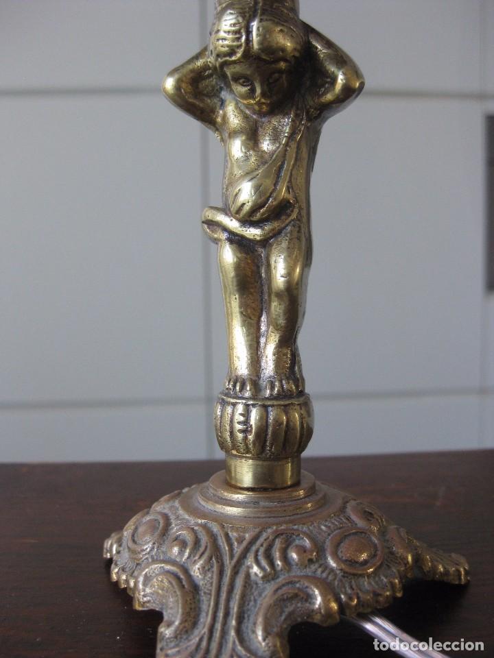 Antig&uuml;edades: Lampara de sobremesa con pie de bronce - Foto 3