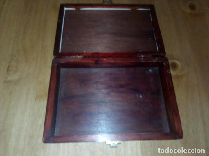 Antig&uuml;edades: Bonita caja - Foto 2