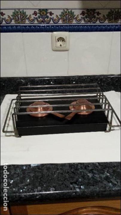 Antig&uuml;edades: Parrilla de mesa para mantener la comida caliente. - Foto 1