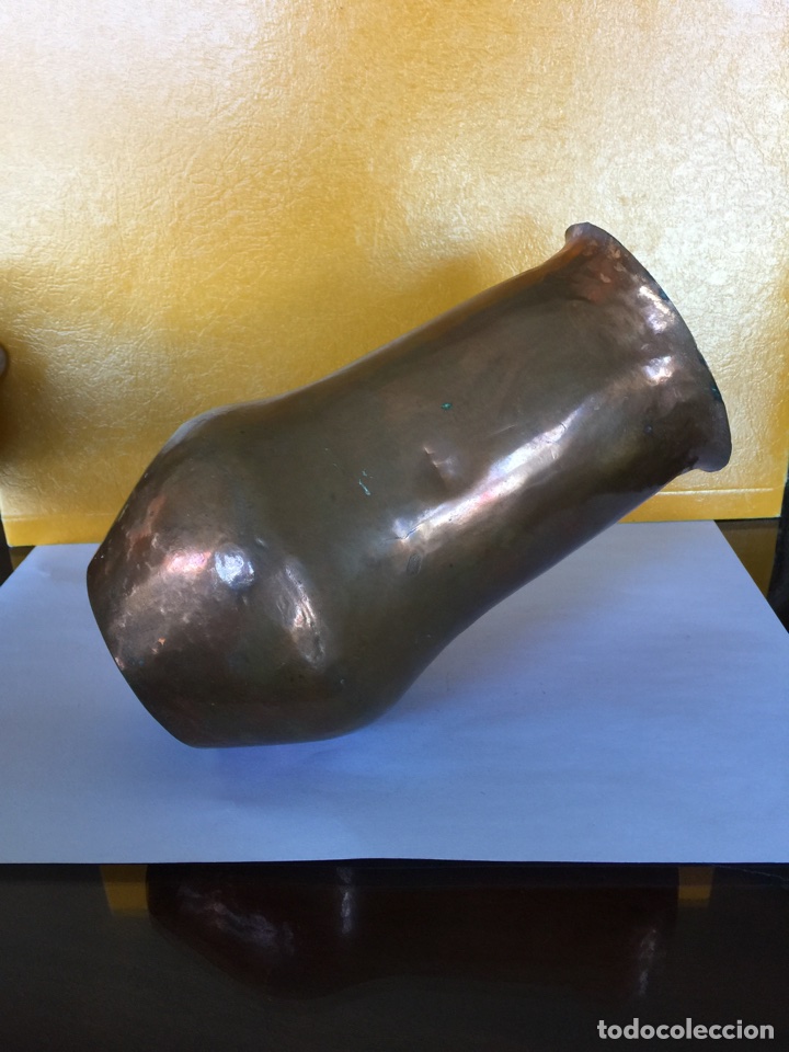 Antig&uuml;edades: Antigua chocolatera en bronce - Foto 2