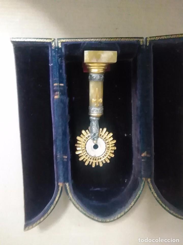 Antig&uuml;edades: Virgen de oro plata y onix - Foto 2