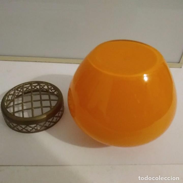 Antig&uuml;edades: Antiguo florero en opalina naranja - Foto 7