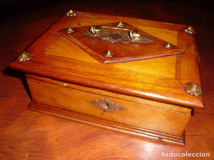 Antig&uuml;edades: CAJA TOCADOR ALFONSINA,21X16X7,5  VER IMAGENES