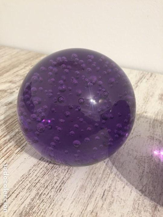 Antig&uuml;edades: BOLAS CRISTAL MURANO MORADO PISAPAPELES - Foto 4