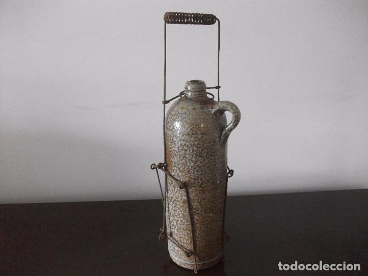 Antig&uuml;edades: BOTELLA CON SOPORTE CERAMICA - Foto 1