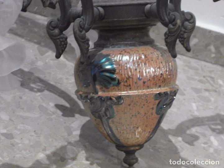 Antig&uuml;edades: LAMPARA TECHO BRONCE Y CERAMICA - Foto 2