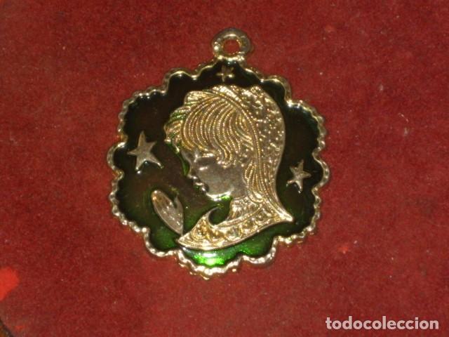 Antig&uuml;edades: ANTIGUA MEDALLA ESMALTADA DE LA VIRGEN. - Foto 1