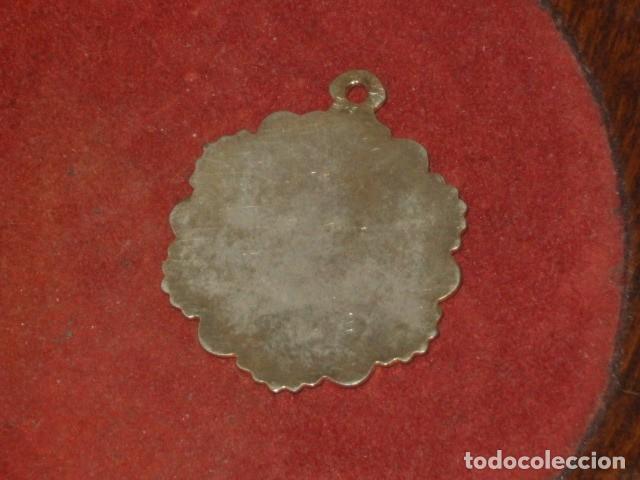 Antig&uuml;edades: ANTIGUA MEDALLA ESMALTADA DE LA VIRGEN. - Foto 2