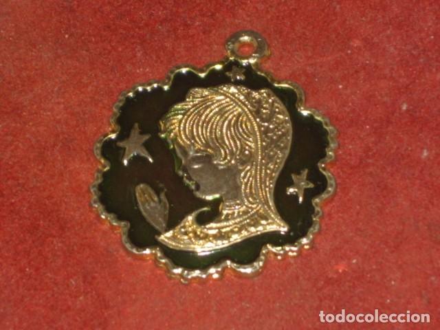Antig&uuml;edades: ANTIGUA MEDALLA ESMALTADA DE LA VIRGEN. - Foto 5