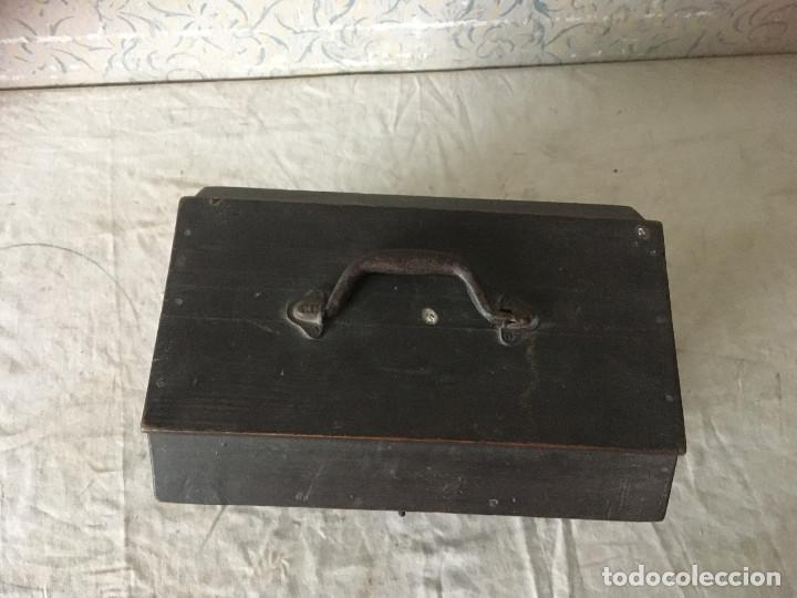 Antig&uuml;edades: ANTIGUA CAJA MALET&Iacute;N EN MADERA - Foto 3