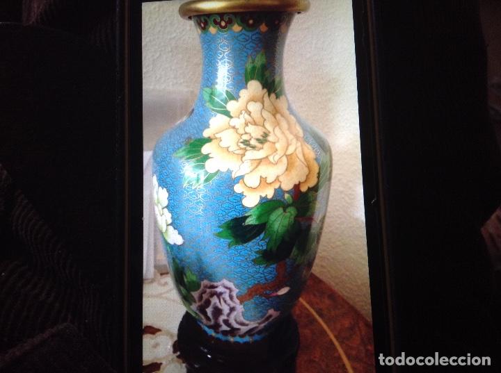 Antig&uuml;edades: Pareja Jarrones cloisonne esmaltes bronce - Foto 2