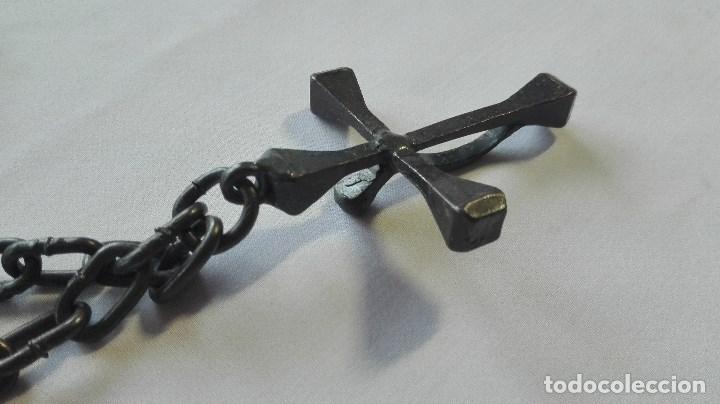 Antig&uuml;edades: CRUCIFIJO DE HIERRO CON CADENA - Foto 5