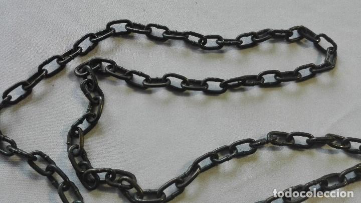 Antig&uuml;edades: CRUCIFIJO DE HIERRO CON CADENA - Foto 6