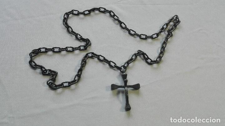 Antig&uuml;edades: CRUCIFIJO DE HIERRO CON CADENA - Foto 8