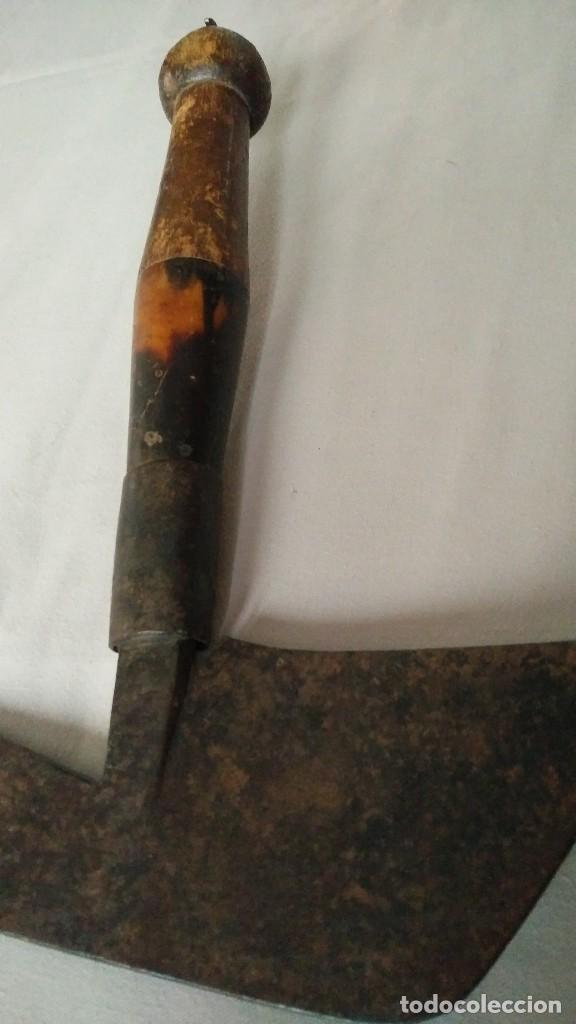 Antig&uuml;edades: ANTIGUO PODADOR DE VI&Ntilde;AS CON MANGO DE ASTA Y MADERA - Foto 1