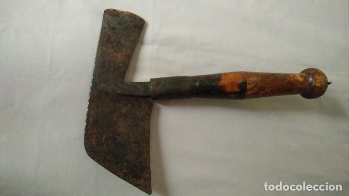 Antig&uuml;edades: ANTIGUO PODADOR DE VI&Ntilde;AS CON MANGO DE ASTA Y MADERA - Foto 2