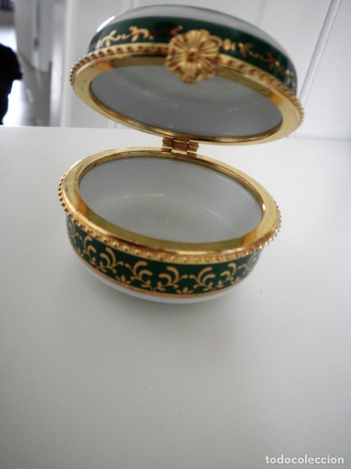 Antig&uuml;edades: Cajita de porcelana - Foto 3
