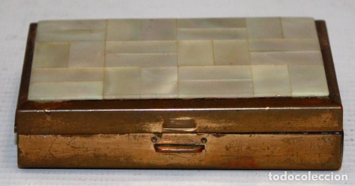 Antig&uuml;edades: CAJA EN METAL Y NACAR - Foto 2