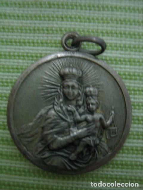 Antig&uuml;edades: Antigua medalla - Foto 2