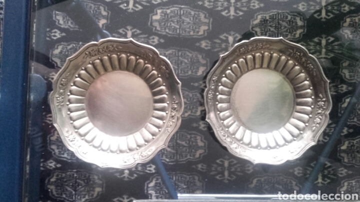 Antig&uuml;edades: Platitos plateados (perfectos para pan) - Foto 1