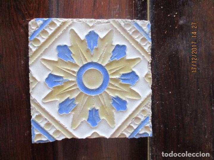 Antig&uuml;edades: Azulejo Ramos Rejano siglo XIX - Foto 1