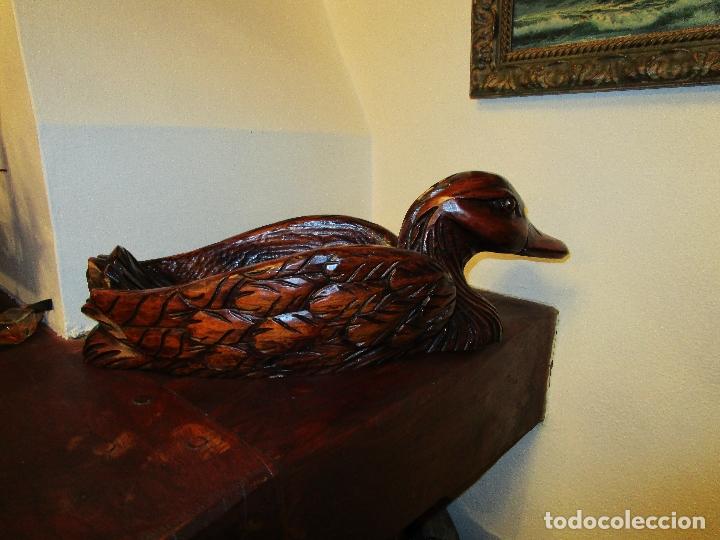 Antig&uuml;edades: BANDEJA MADERA TALLA FORMA DE PATO - Foto 2