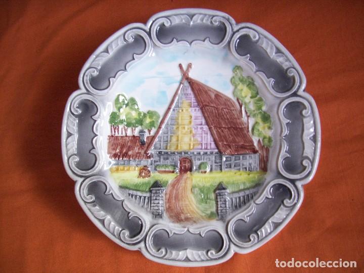 Antig&uuml;edades: ANTIGUO PLATO CON DECORACI&Oacute;N EN RELIEVE - Foto 1