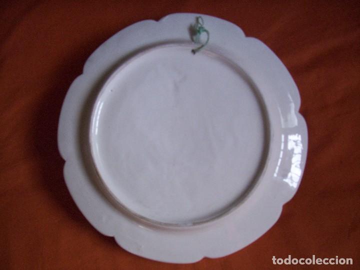 Antig&uuml;edades: ANTIGUO PLATO CON DECORACI&Oacute;N EN RELIEVE - Foto 2