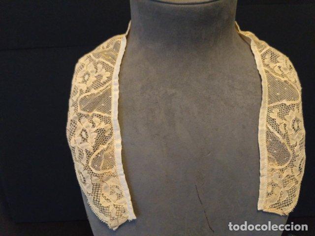 Antig&uuml;edades: ANTIGUO CUELLO DE ENCAJE BEIGE - Foto 1