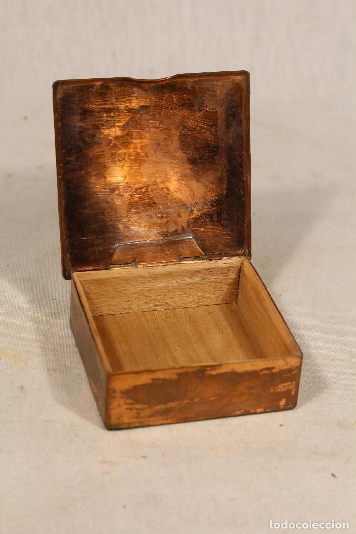 Antig&uuml;edades: caja en madera y cobre - Foto 2