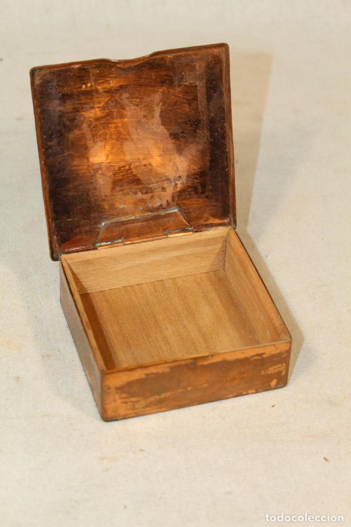 Antig&uuml;edades: caja en madera y cobre - Foto 3