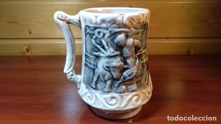 Antig&uuml;edades: Juego de 4 jarras ceramicas con relieves - Foto 9
