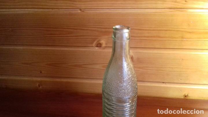 Antig&uuml;edades: Botella de vidrio antigua - Foto 4