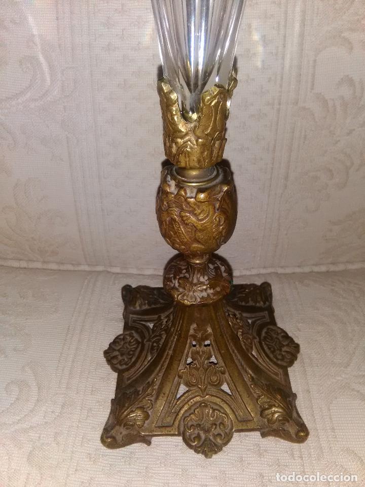 Antig&uuml;edades: antiguo jarr&oacute;n violetero tulipero centro de mesa base bronce - Foto 16
