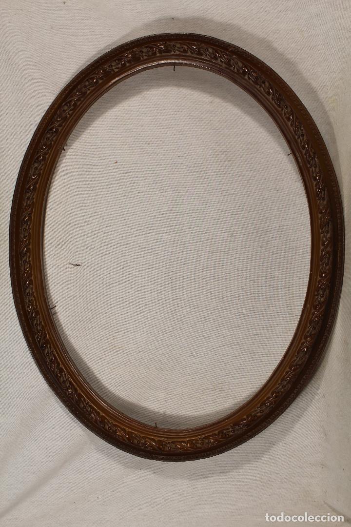 Antig&uuml;edades: marco oval en resina color marron - Foto 1