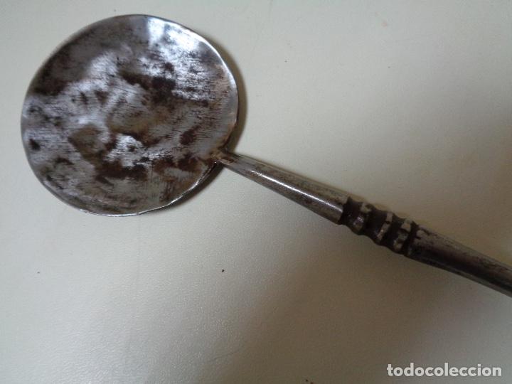 Antig&uuml;edades: cucharon forja de hierro - Foto 3