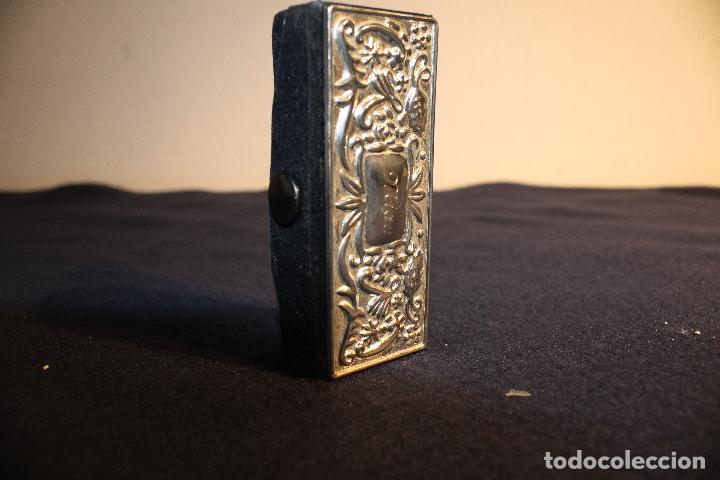 Antig&uuml;edades: caja de terciopelo y metal - Foto 5