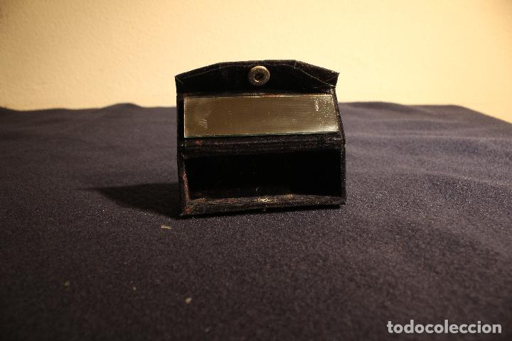 Antig&uuml;edades: caja de terciopelo y metal - Foto 10