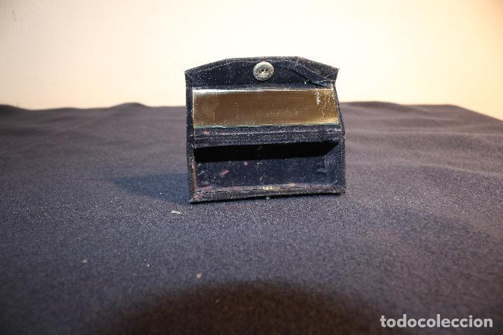 Antig&uuml;edades: caja de terciopelo y metal - Foto 11