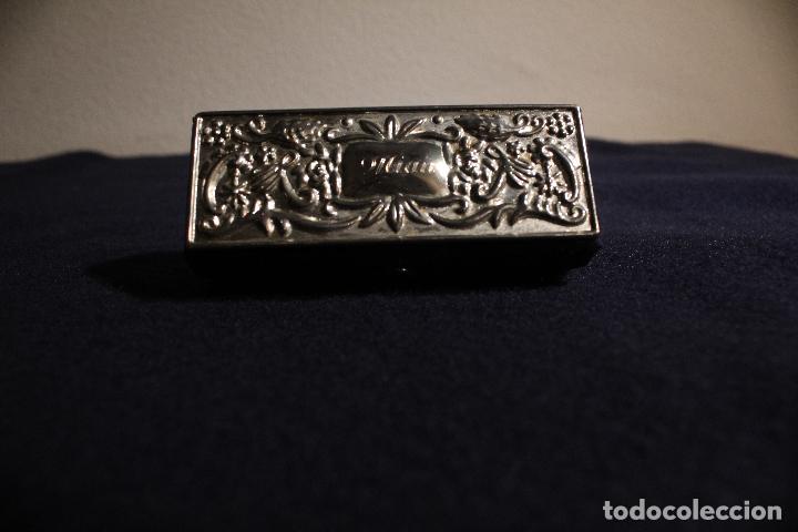 Antig&uuml;edades: caja de terciopelo y metal - Foto 12