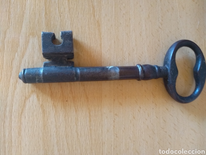 Antig&uuml;edades: **ANTIGUA LLAVE DE HIERRO MACIZO (11 CM)** - Foto 2